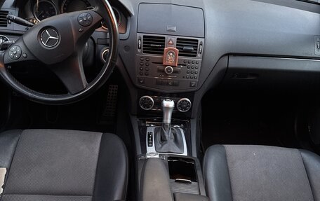 Mercedes-Benz C-Класс, 2010 год, 1 300 000 рублей, 4 фотография