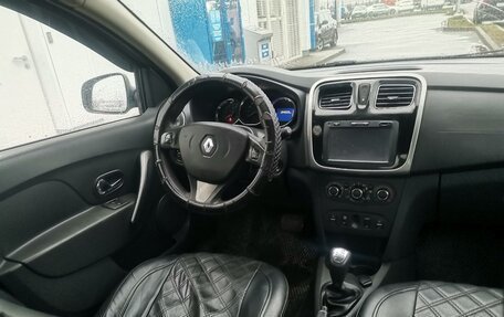 Renault Logan II, 2016 год, 530 000 рублей, 11 фотография