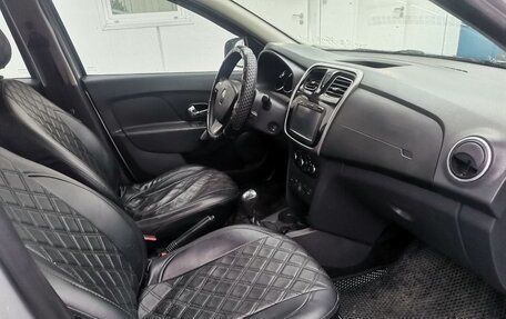 Renault Logan II, 2016 год, 530 000 рублей, 13 фотография