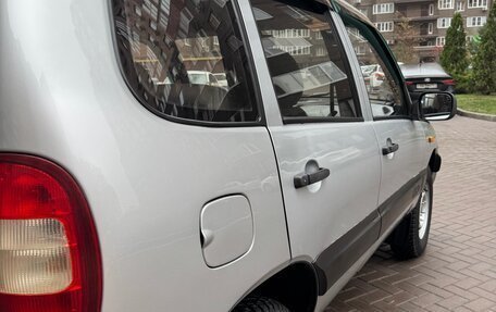 Chevrolet Niva I рестайлинг, 2004 год, 360 000 рублей, 25 фотография