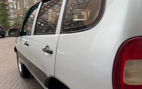 Chevrolet Niva I рестайлинг, 2004 год, 360 000 рублей, 26 фотография