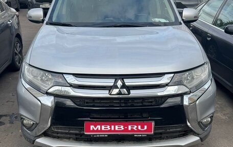 Mitsubishi Outlander III рестайлинг 3, 2016 год, 1 450 000 рублей, 1 фотография