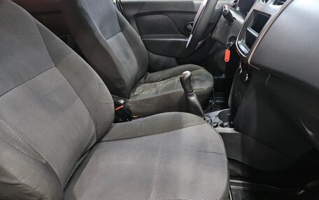 Renault Logan II, 2018 год, 700 000 рублей, 11 фотография