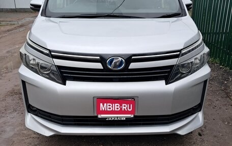 Toyota Voxy III, 2014 год, 2 000 000 рублей, 3 фотография