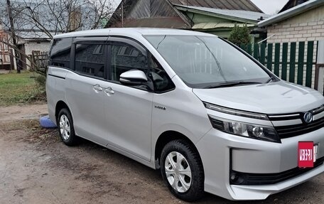 Toyota Voxy III, 2014 год, 2 000 000 рублей, 12 фотография