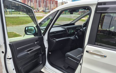 Honda Stepwgn IV, 2015 год, 2 000 000 рублей, 9 фотография