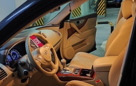 Infiniti QX70, 2014 год, 2 950 000 рублей, 15 фотография