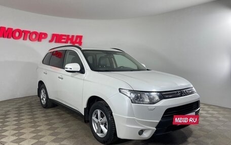 Mitsubishi Outlander III рестайлинг 3, 2013 год, 1 420 000 рублей, 3 фотография