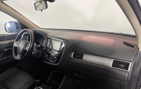 Mitsubishi Outlander III рестайлинг 3, 2013 год, 1 420 000 рублей, 11 фотография