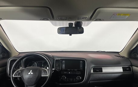 Mitsubishi Outlander III рестайлинг 3, 2013 год, 1 420 000 рублей, 12 фотография