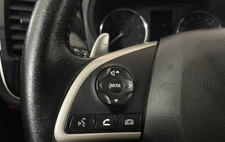 Mitsubishi Outlander III рестайлинг 3, 2013 год, 1 420 000 рублей, 14 фотография