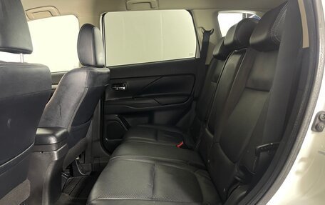 Mitsubishi Outlander III рестайлинг 3, 2013 год, 1 420 000 рублей, 21 фотография