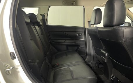 Mitsubishi Outlander III рестайлинг 3, 2013 год, 1 420 000 рублей, 22 фотография