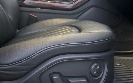 Audi A8, 2012 год, 1 500 000 рублей, 18 фотография