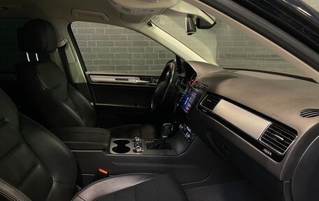 Volkswagen Touareg III, 2015 год, 2 629 000 рублей, 11 фотография