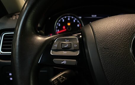 Volkswagen Touareg III, 2015 год, 2 629 000 рублей, 21 фотография