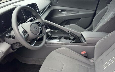 Hyundai Elantra, 2022 год, 2 200 000 рублей, 9 фотография