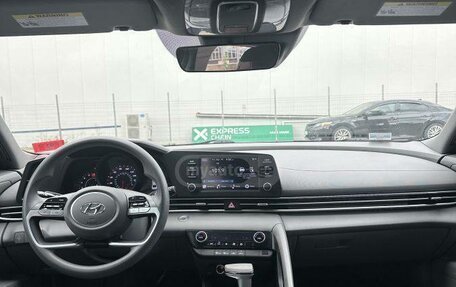 Hyundai Elantra, 2022 год, 2 200 000 рублей, 10 фотография