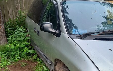 Chrysler Voyager III, 2000 год, 210 000 рублей, 2 фотография