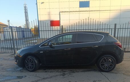 Opel Astra J, 2013 год, 690 000 рублей, 2 фотография