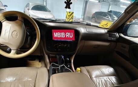 Toyota Land Cruiser 100 рестайлинг 2, 2000 год, 1 700 000 рублей, 9 фотография