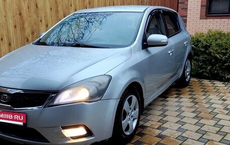 KIA cee'd I рестайлинг, 2010 год, 695 000 рублей, 3 фотография