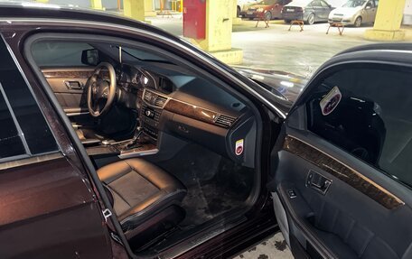 Mercedes-Benz E-Класс, 2011 год, 1 250 000 рублей, 9 фотография