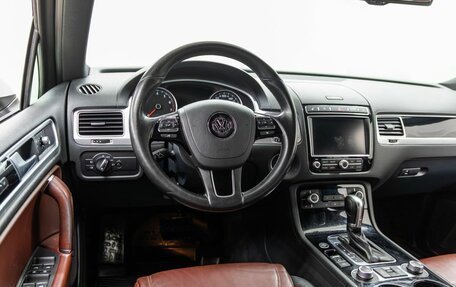 Volkswagen Touareg III, 2016 год, 2 870 000 рублей, 14 фотография