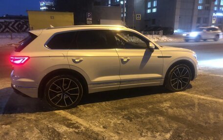 Volkswagen Touareg III, 2019 год, 4 300 000 рублей, 8 фотография