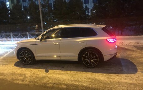 Volkswagen Touareg III, 2019 год, 4 300 000 рублей, 9 фотография