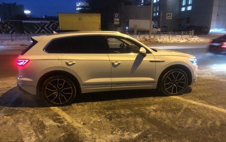 Volkswagen Touareg III, 2019 год, 4 300 000 рублей, 7 фотография