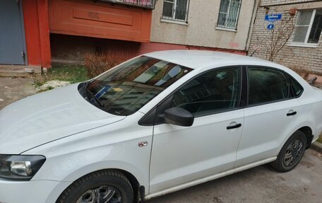 Volkswagen Polo VI (EU Market), 2015 год, 900 000 рублей, 3 фотография