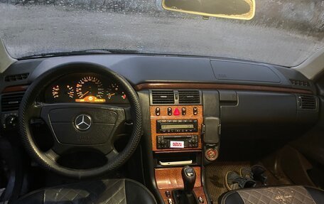 Mercedes-Benz E-Класс, 1999 год, 500 000 рублей, 12 фотография