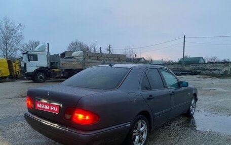 Mercedes-Benz E-Класс, 1999 год, 500 000 рублей, 6 фотография