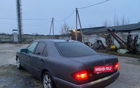 Mercedes-Benz E-Класс, 1999 год, 500 000 рублей, 4 фотография