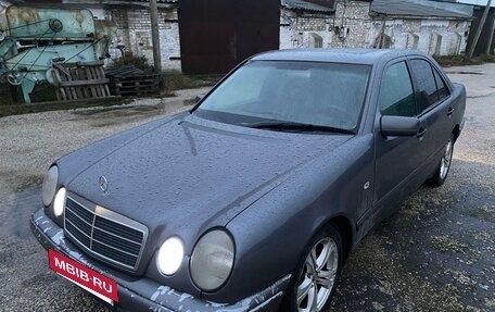 Mercedes-Benz E-Класс, 1999 год, 500 000 рублей, 11 фотография