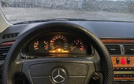 Mercedes-Benz E-Класс, 1999 год, 500 000 рублей, 16 фотография