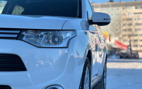 Mitsubishi Outlander III рестайлинг 3, 2012 год, 1 599 000 рублей, 8 фотография