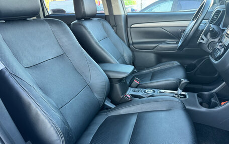 Mitsubishi Outlander III рестайлинг 3, 2012 год, 1 599 000 рублей, 10 фотография