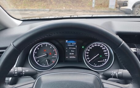 Toyota Camry, 2021 год, 3 100 000 рублей, 7 фотография