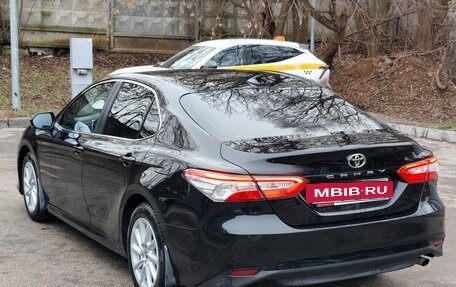 Toyota Camry, 2021 год, 3 100 000 рублей, 5 фотография