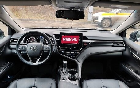 Toyota Camry, 2021 год, 3 100 000 рублей, 10 фотография