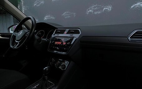 Volkswagen Tiguan II, 2018 год, 1 898 800 рублей, 8 фотография