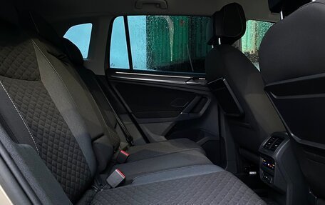 Volkswagen Tiguan II, 2018 год, 1 898 800 рублей, 9 фотография