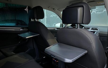 Volkswagen Tiguan II, 2018 год, 1 898 800 рублей, 10 фотография