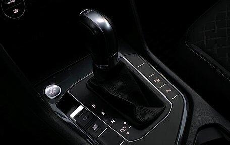 Volkswagen Tiguan II, 2018 год, 1 898 800 рублей, 20 фотография