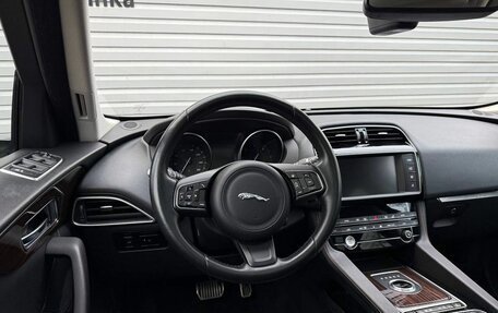 Jaguar F-Pace, 2017 год, 2 595 000 рублей, 9 фотография