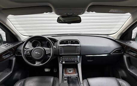 Jaguar F-Pace, 2017 год, 2 595 000 рублей, 10 фотография