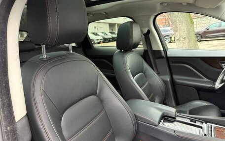 Jaguar F-Pace, 2017 год, 2 595 000 рублей, 16 фотография