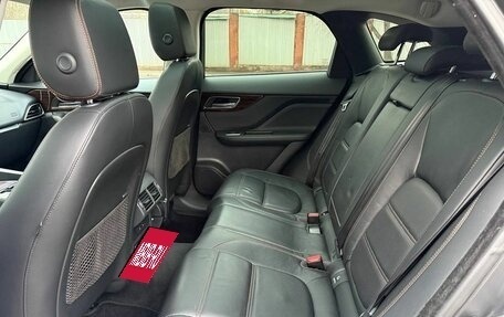 Jaguar F-Pace, 2017 год, 2 595 000 рублей, 14 фотография